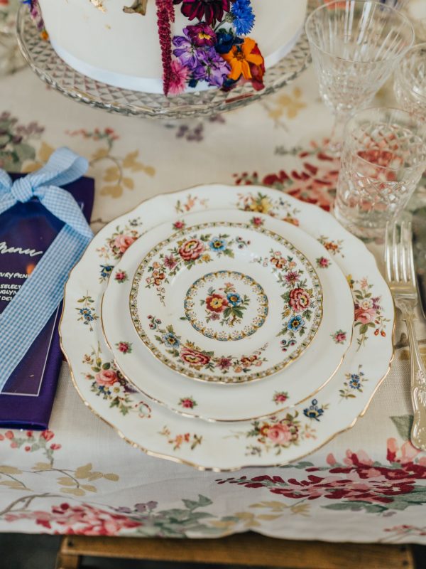 Décor, details and colours for the perfect quintessentially English Picnic